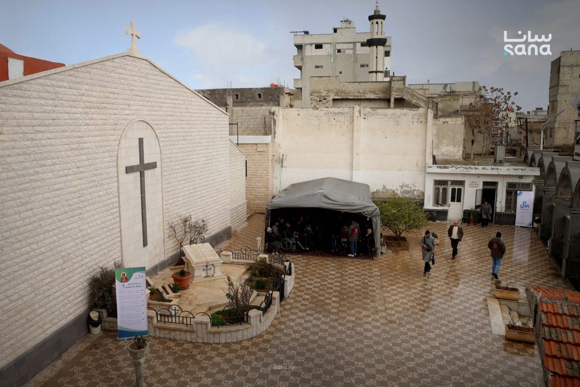 فعاليات العيادات الطبية المجانية تنطلق بحمص ضمن أسبوع القديس إيليان