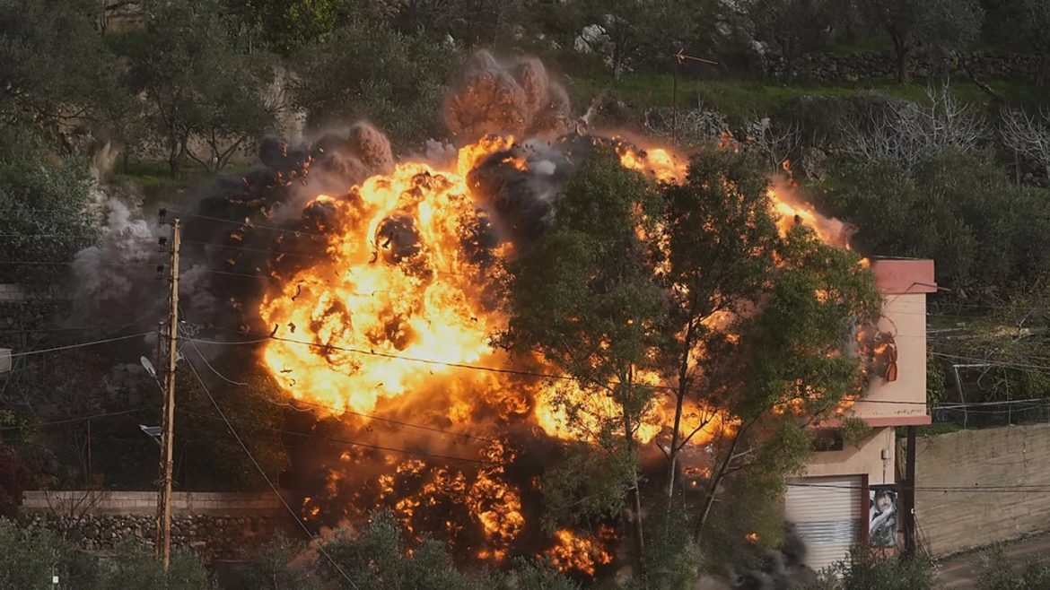 المرصد الأورومتوسطي: رش الكيماويات الإسرائيلية بلبنان وسوريا جريمة حرب بتهدد الأمن الغذائي والبيئي