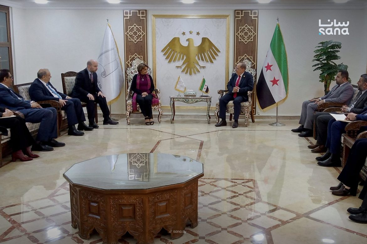 وزير التعليم العالي وشبكة الآغا خان بيبحثوا التعاون بتطوير التمريض بسوريا