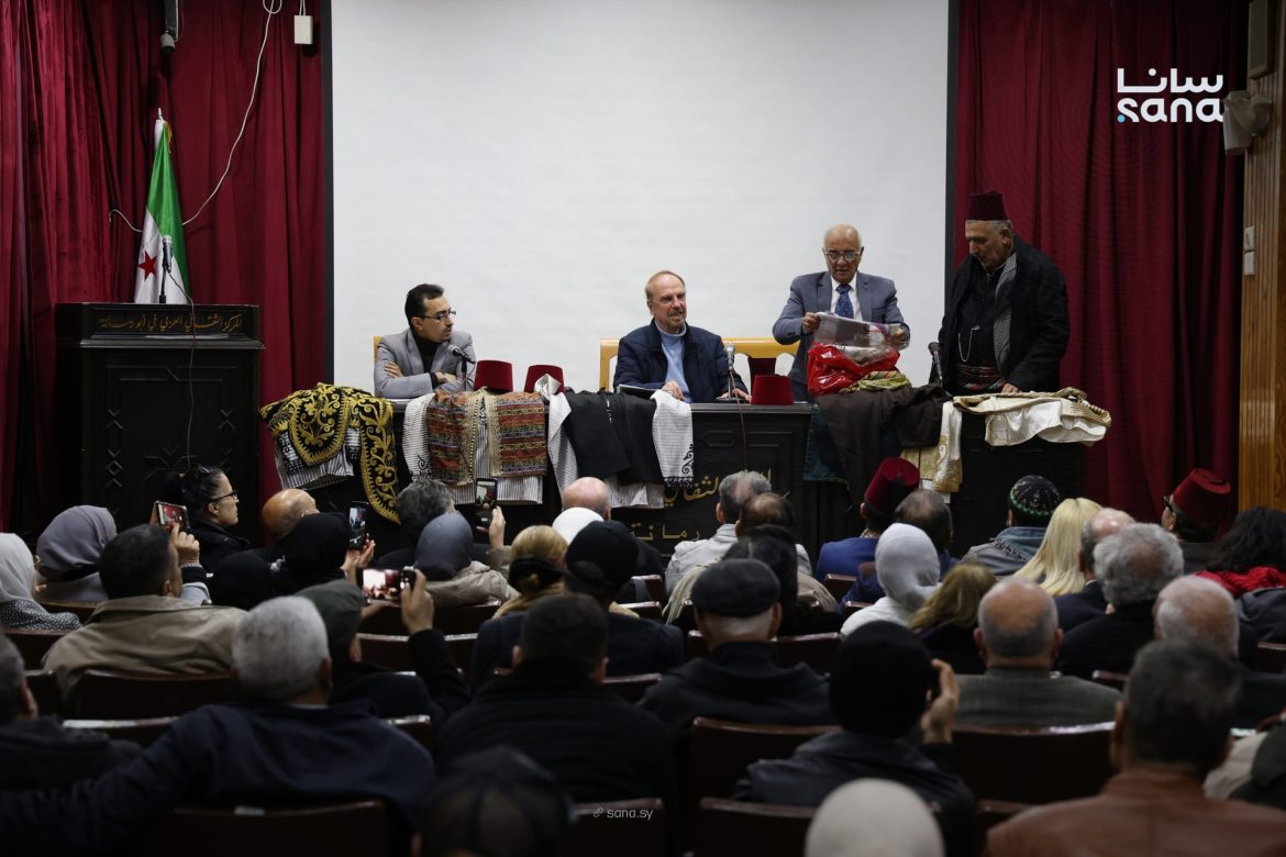 الأزياء الدمشقية التراثية: ندوة ثقافية بدمشق بتأكد على الهوية السورية