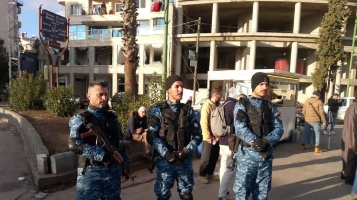 تجدد الاشتباكات بالسويداء بين الأمن الداخلي و"الحرس الوطني" وعم بتسبب أضرار