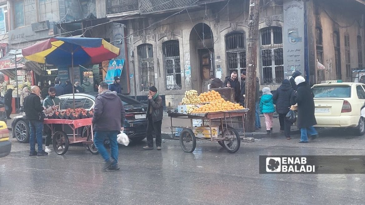 بسطات حلب: معركة يومية بين البلدية والباعة على لقمة العيش