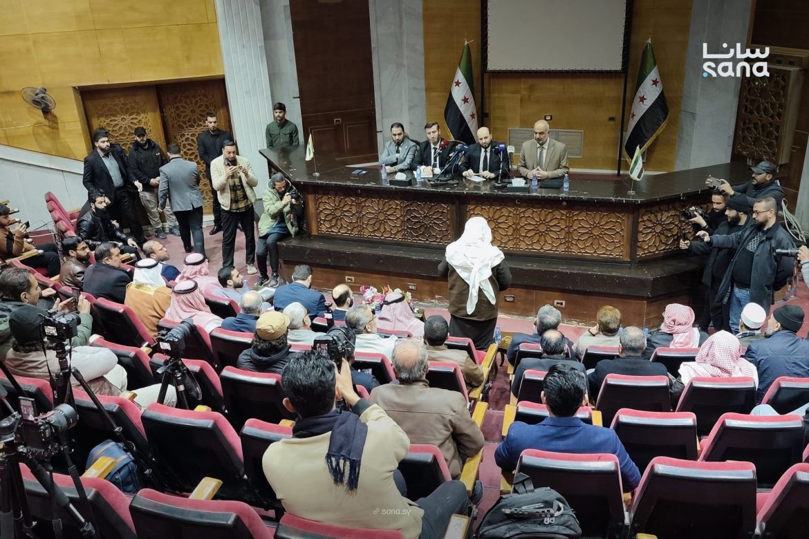 وزير الطاقة بيزور دير الزور وبيبحث الخدمات مع المحافظ