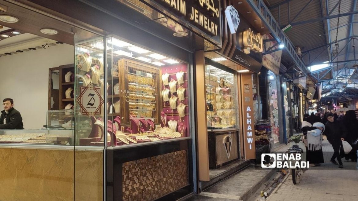 فجوة أسعار الذهب بسوريا عم تزعّل الناس.. والصاغة والرقابة عم يبرّروا