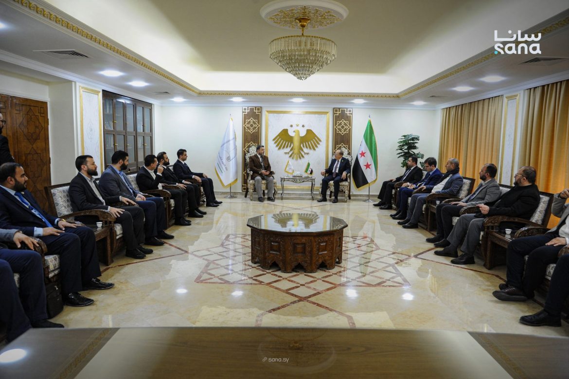 وزير التعليم العالي عم يناقش مع وفد أكاديمي مشكلة معادلة شهادات جامعات الشمال السوري