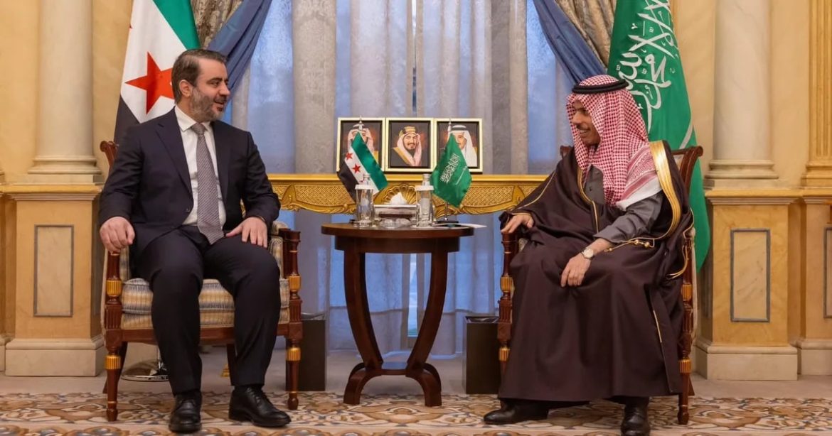 الأمير فيصل بن فرحان حكى مع الشيباني عن آخر التطورات بسوريا