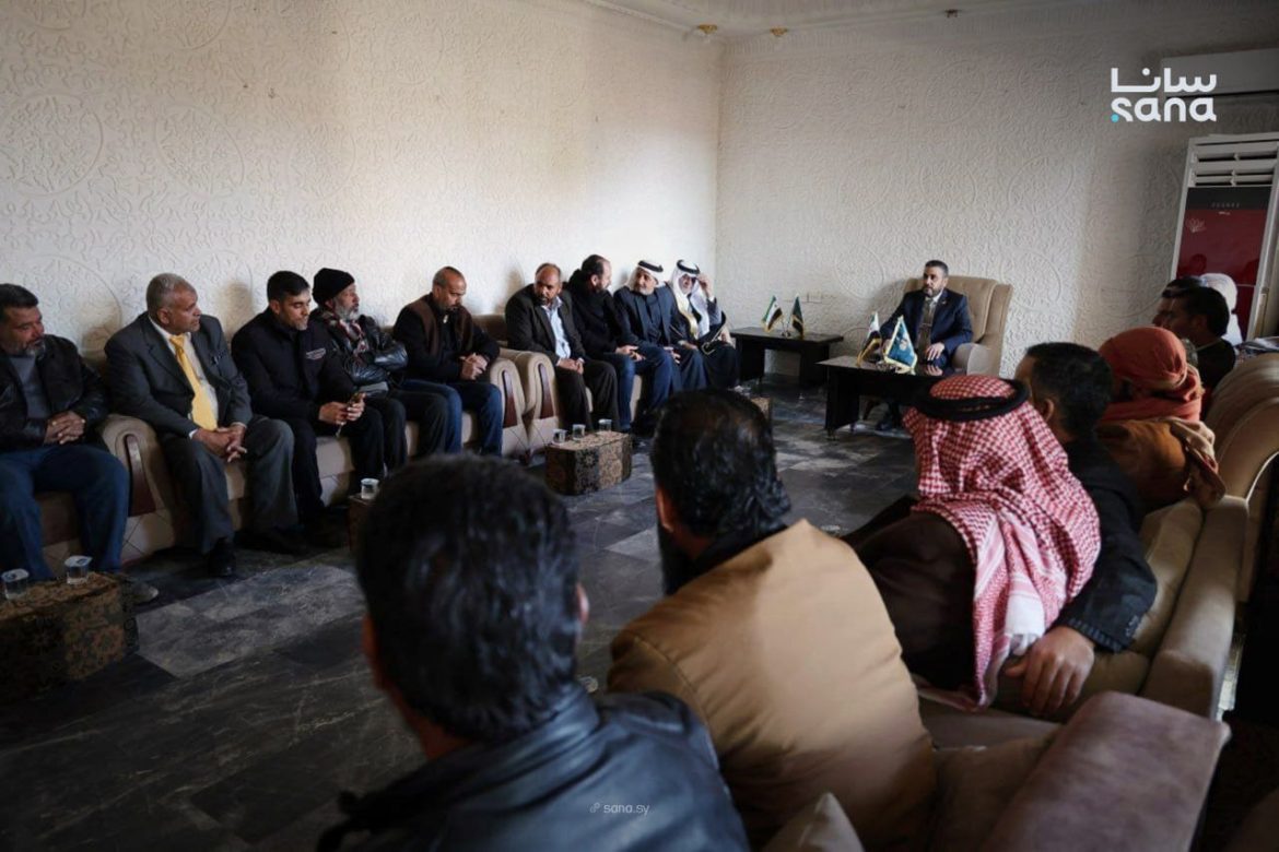 مدير الشؤون السياسية بالحسكة بيقعد مع وجهاء ومثقفي الشدادي بجنوب المحافظة