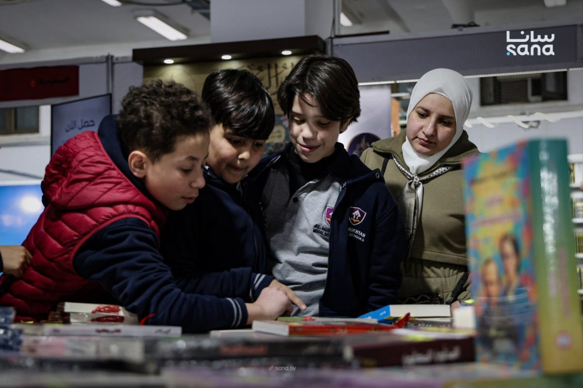 ولادنا عم يلاقولا بالكتب عالم جديد.. معرض دمشق الدولي للكتاب بيجدد حب القراءة