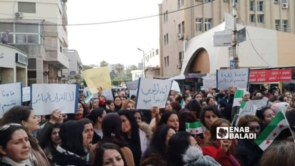 نقابة معلمي طرطوس بتدعم مطالب المتعاقدين وبتطالب بحل عادل