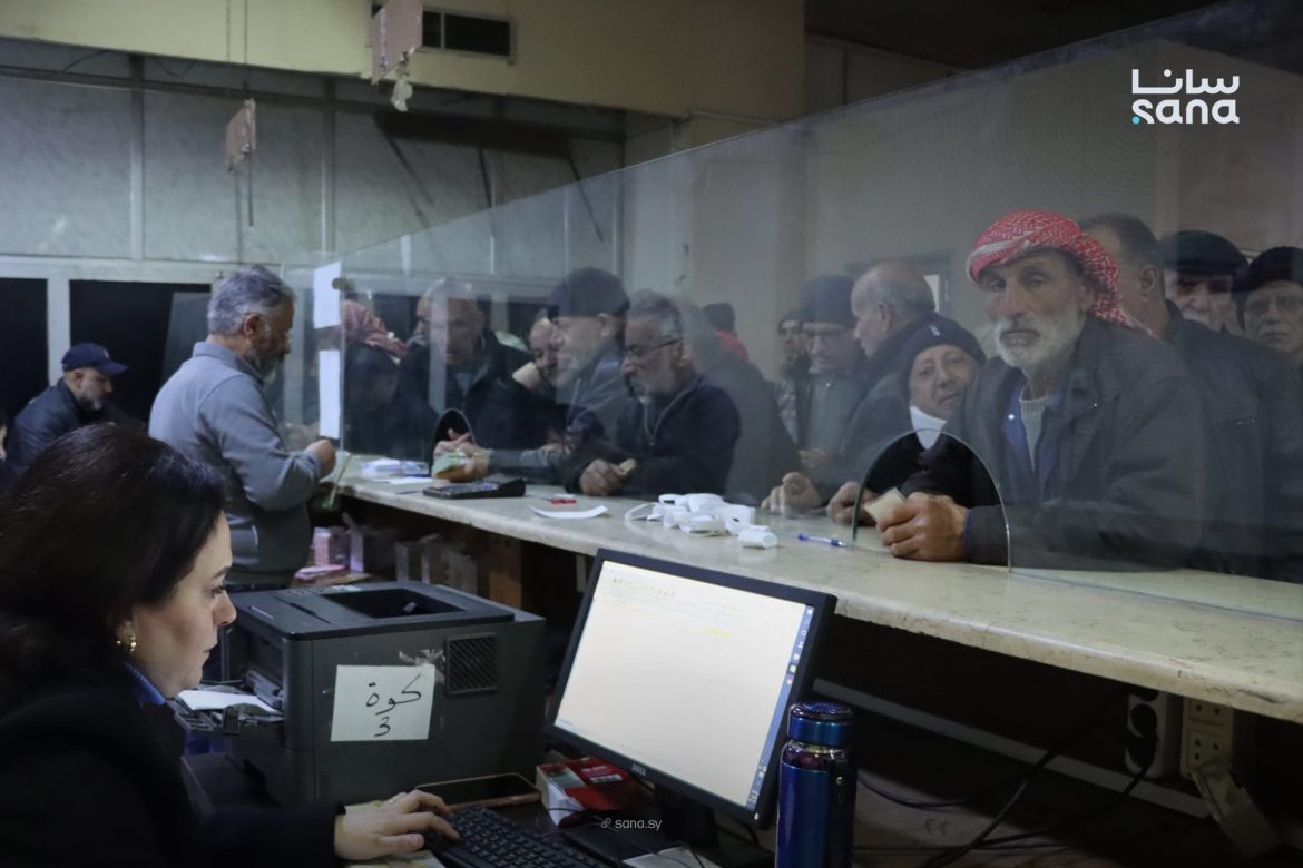 بلشوا يدفعوا رواتب المتقاعدين بالتأمينات بمكاتب البريد بحمص