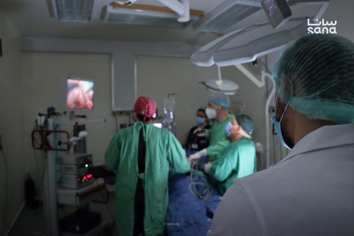 وفد جراحي من بولندا بيخلص حملة عمليات مجانية بمشفى حمص الوطني