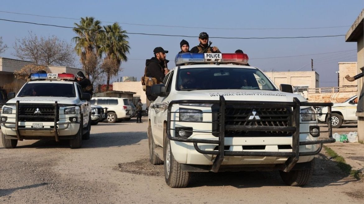 الأمن الداخلي بحماة بيلقط اللي قتل أخوه بسبب خلاف ورثة