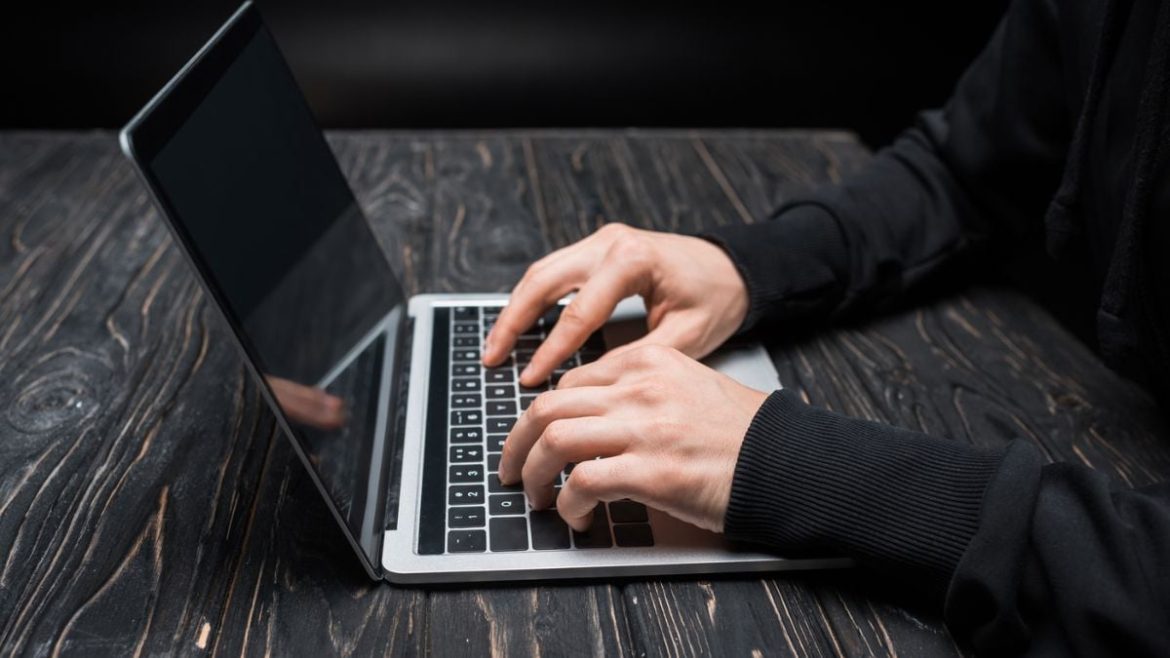 هولندا بتعتقل 12 سوري بتهمة ترويج تنظيم الدولة