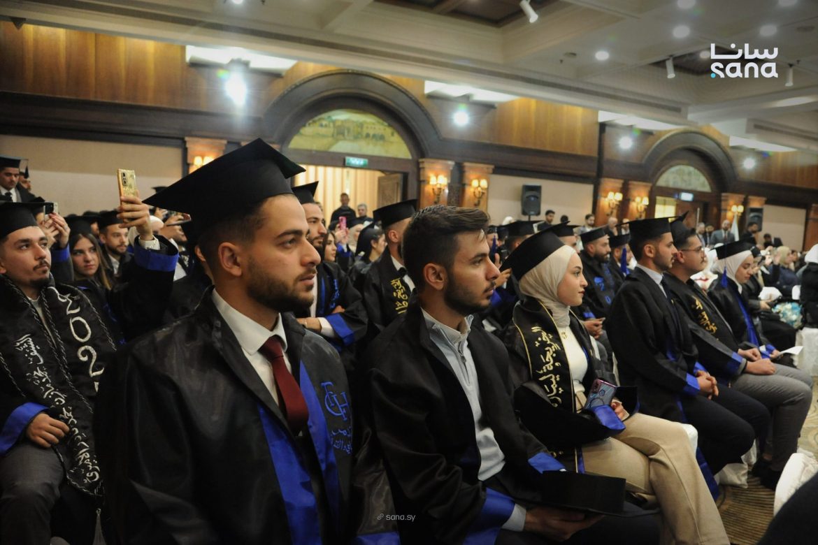 مركز دمر بيخرّج 150 طالب وطالبة من دفعة التحرير بدمشق