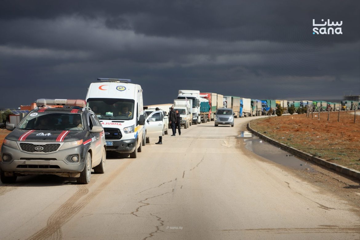 وصول قافلة مساعدات كبيرة (17 شاحنة) لعين العرب بريف حلب الشرقي