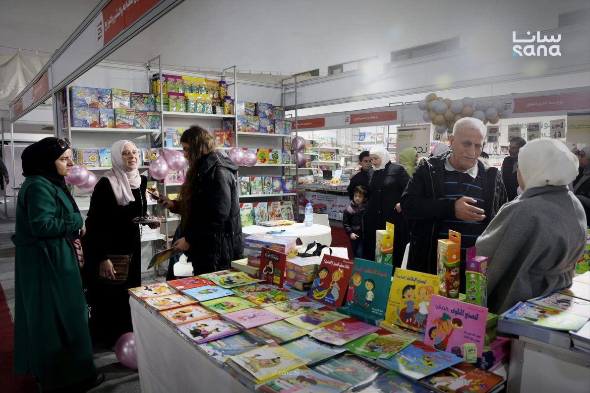أميرة مبارك بتوقّع قصة جديدة بمعرض دمشق للكتاب بتحكي عن قضايا الأطفال