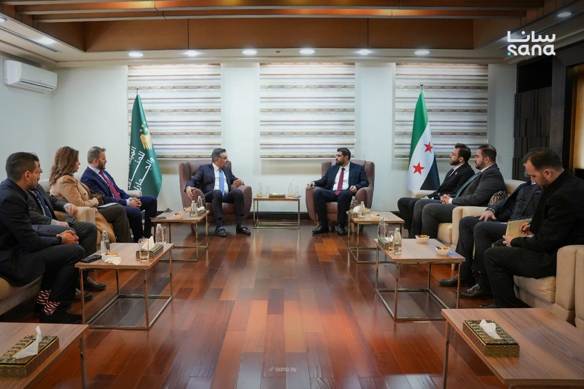 وفد من مجلس الأعمال السوري الأمريكي بيبحث مع هيئة الجمارك تعزيز التجارة