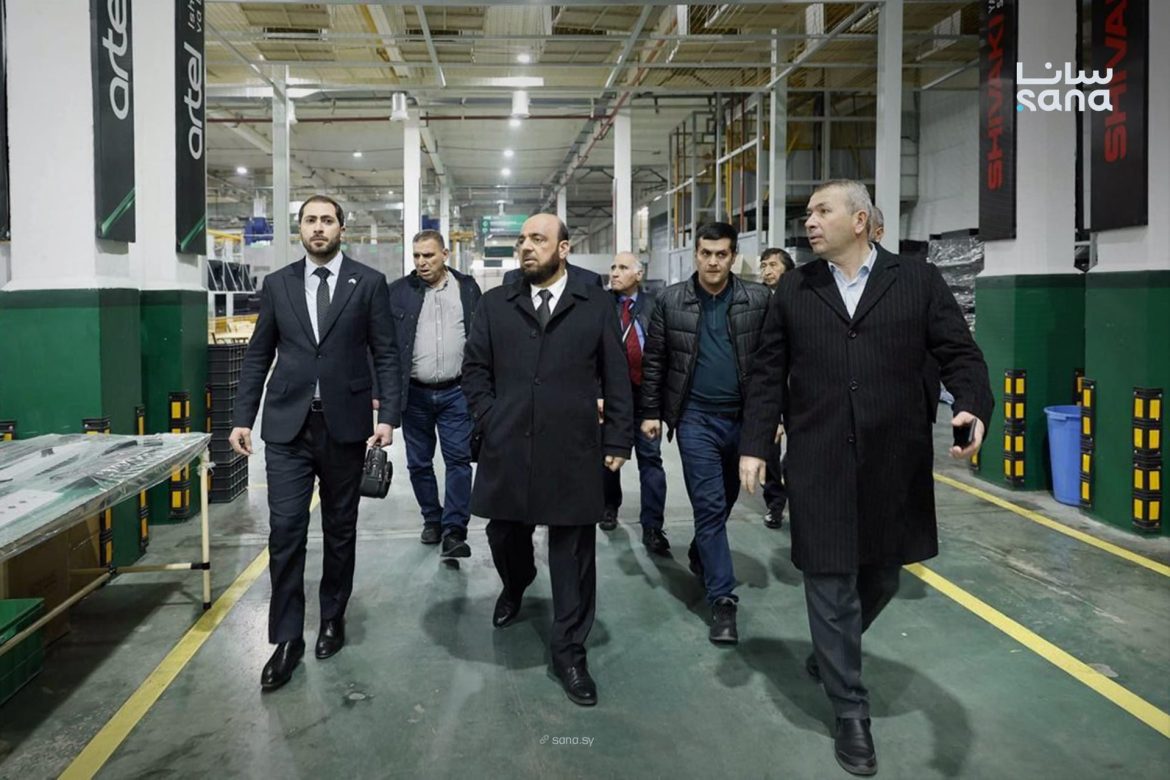 وفد اقتصادي سوري عم يزور مجمعات صناعية وزراعية حديثة بأوزبكستان
