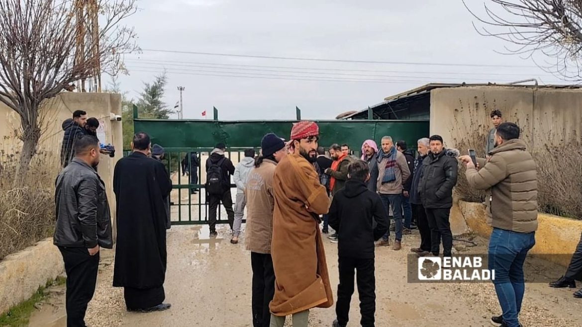 تجار وأهل رأس العين معصبين من قرار تسكير المعبر مع تركيا