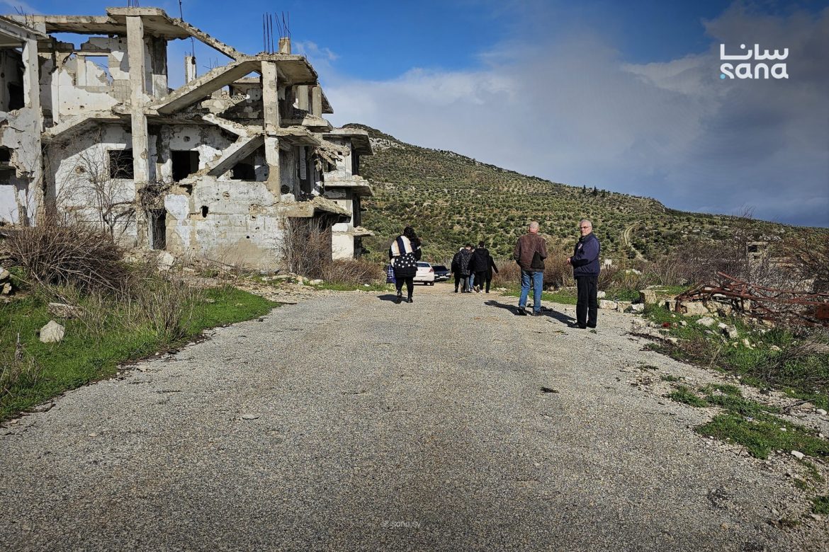 أهالي حللوز بإدلب رجعوا لقريتهم بعد غياب 14 سنة