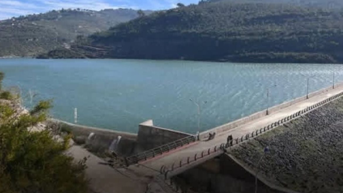 سد الدريكيش بطرطوس فاض بعد ما عبا على الأخير من المطر