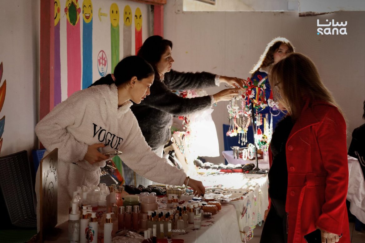 فعالية 'حكايات ما بتخلص' بتكرم كبار السن بطرطوس