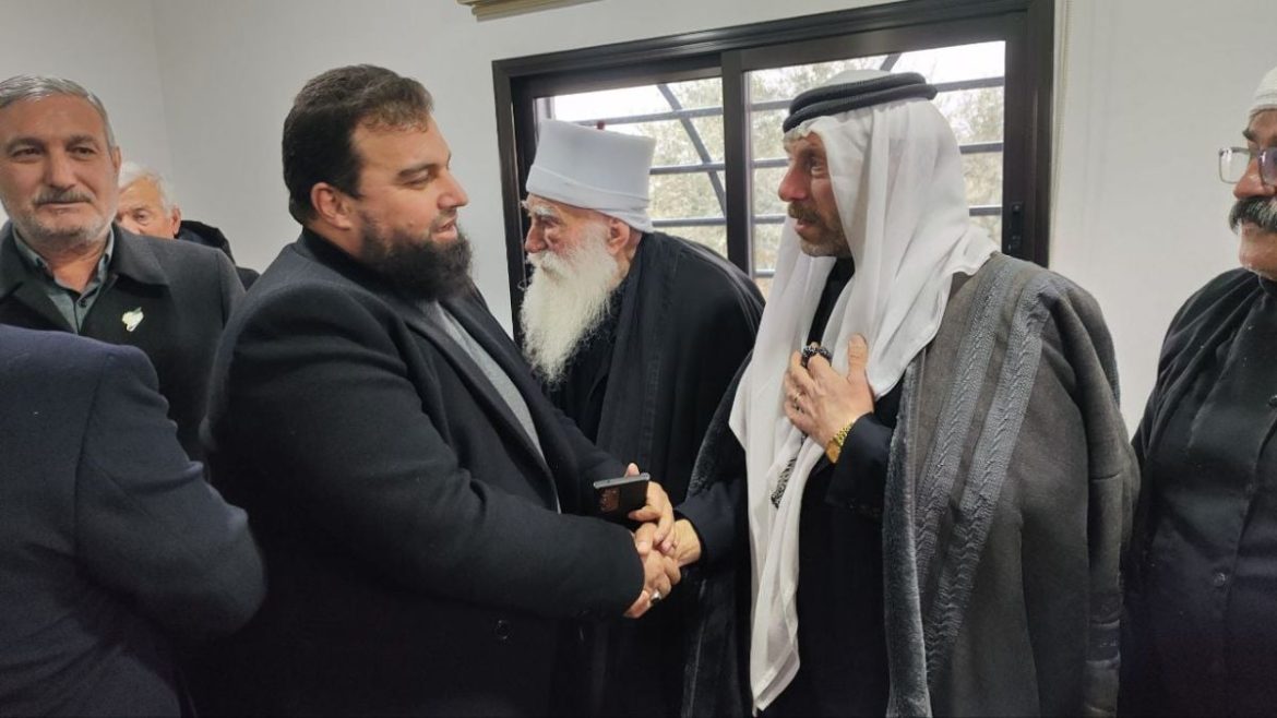 الأمير حسن الأطرش بيوصل لدرعا بعد ما طلع من السويداء