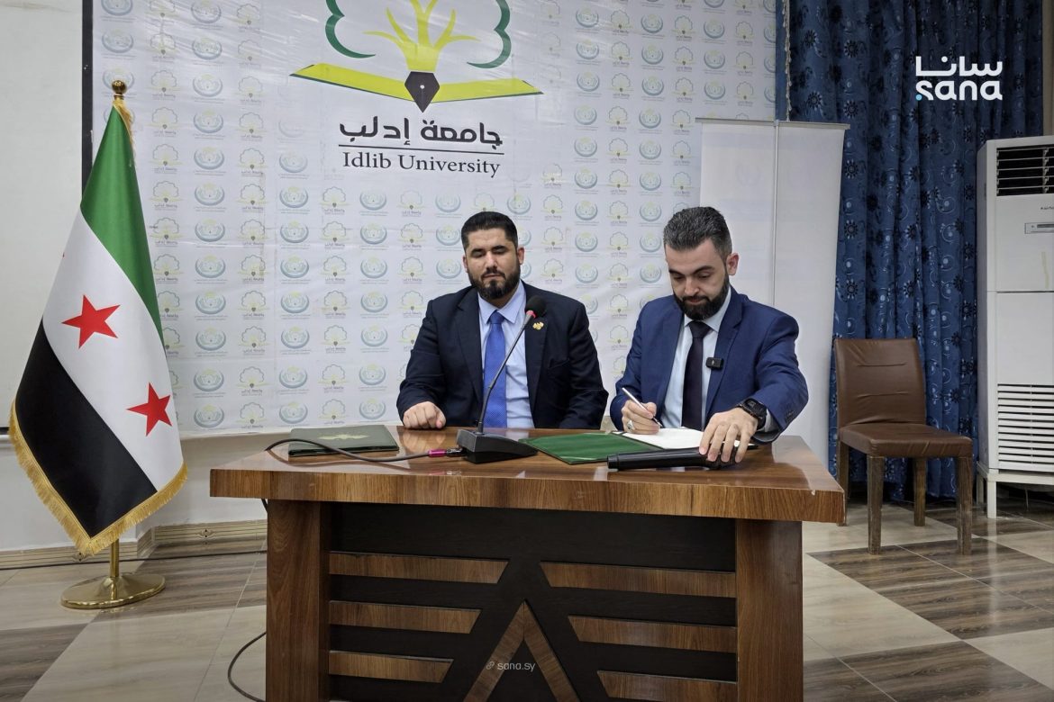 وزير الإدارة المحلية ومحافظ إدلب بيمضوا قرار برجوع 1200 موظف لشغلهم