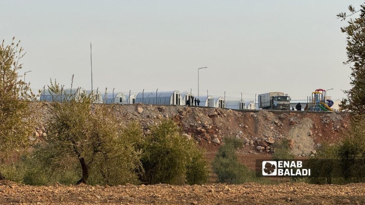 أهل مخيم الهول وصلوا على أخترين بريف حلب