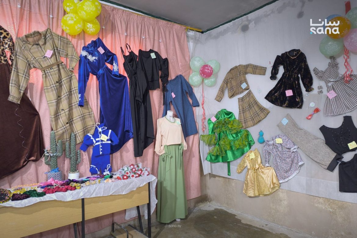 نساء الأتارب بحلب يعرضن منتجاتهن بمشروع تمكين المرأة