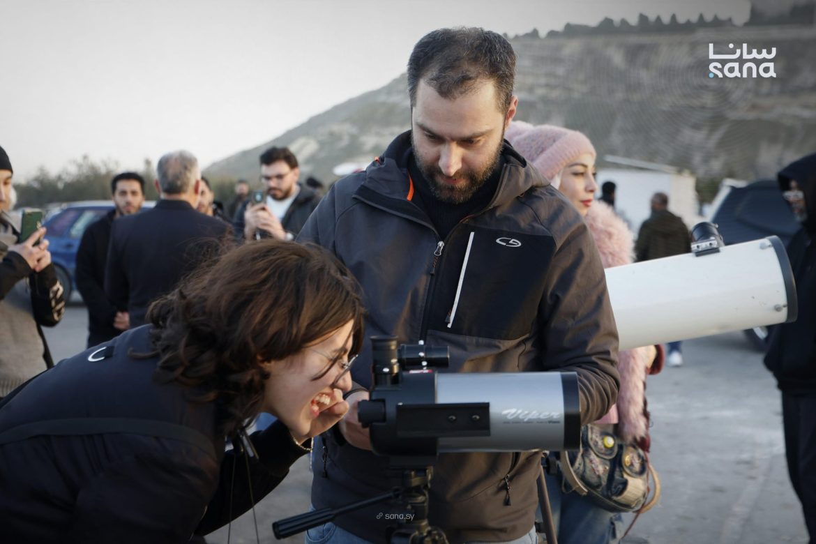 ناس بدمشق بيجتمعوا ليرصدوا هلال رمضان مع فلكيين