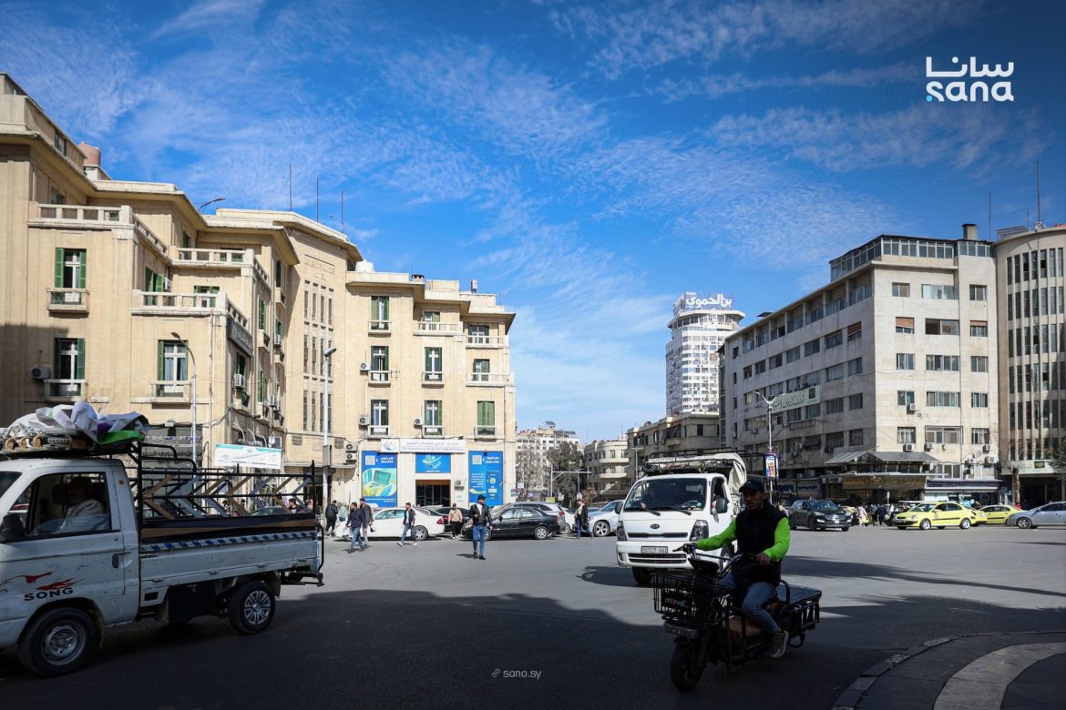 الحرارة عم تنزل والرياح قوية مع مطر كتير بمناطق بسوريا