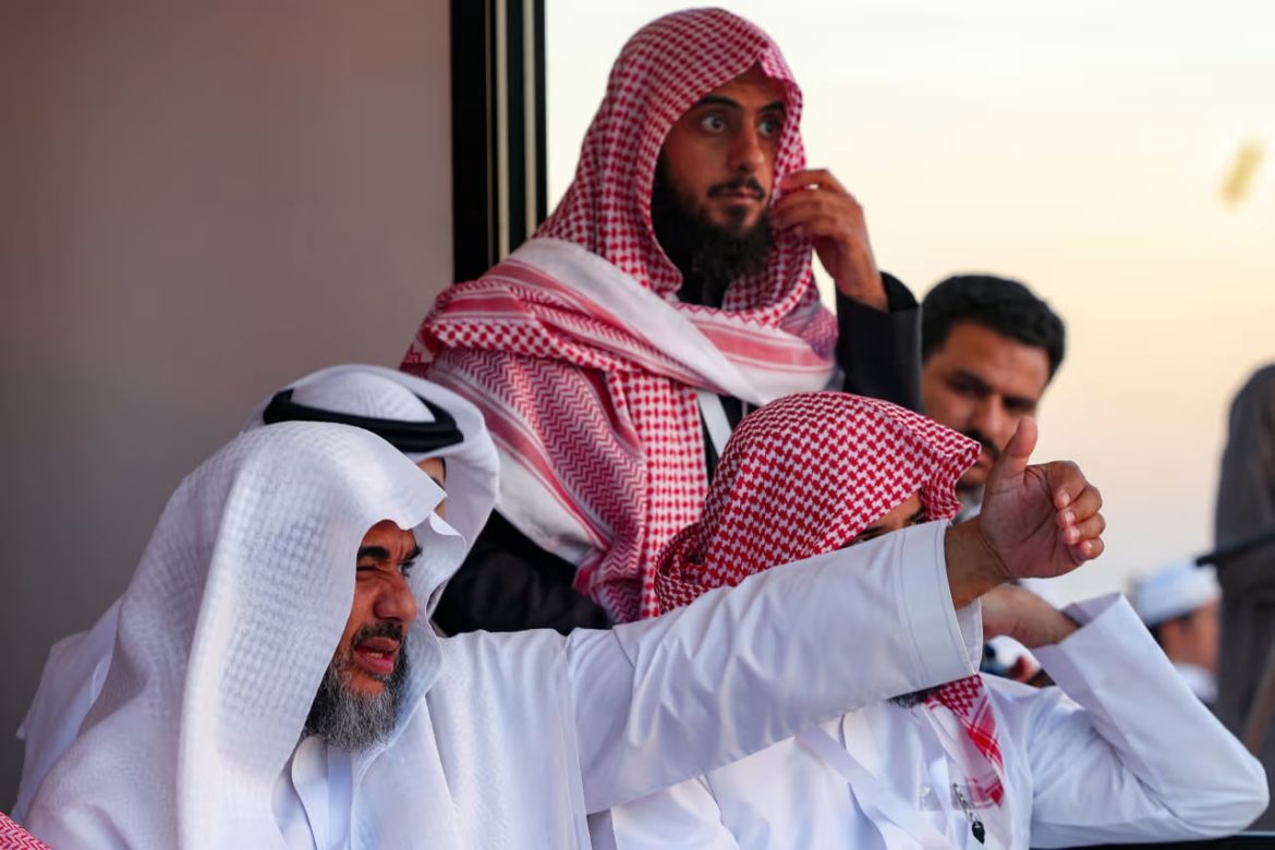 بالأسماء: دول عربية بلّشت رمضان الأربعاء ودول تانية الخميس، ومركز الفلك قال غير شي!