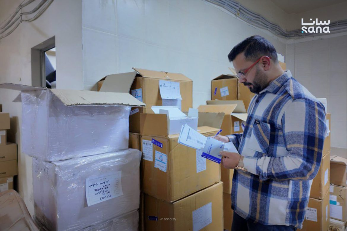 وزارة الصحة عم توزع أدوية مهمة للمشافي والمراكز بكل المحافظات