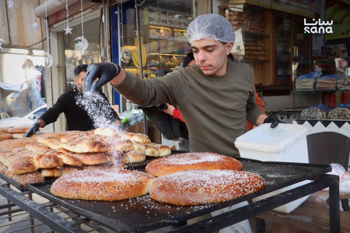 كيف استقبلوا رمضان بسوريا وإسطنبول بأول يوم؟ جولة بأسواق إعزاز وإدلب والفاتح