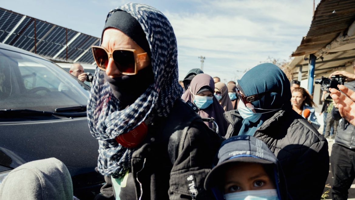 أستراليا بتعلّق على رجعة مواطنيها المرتبطين بداعش بعد محاولتهم الفاشلة يهربوا من سوريا