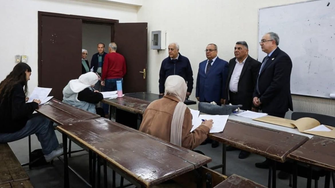 جامعة دمشق بتوفر 24 قاعدة بيانات عالمية للباحثين عبر EBSCO