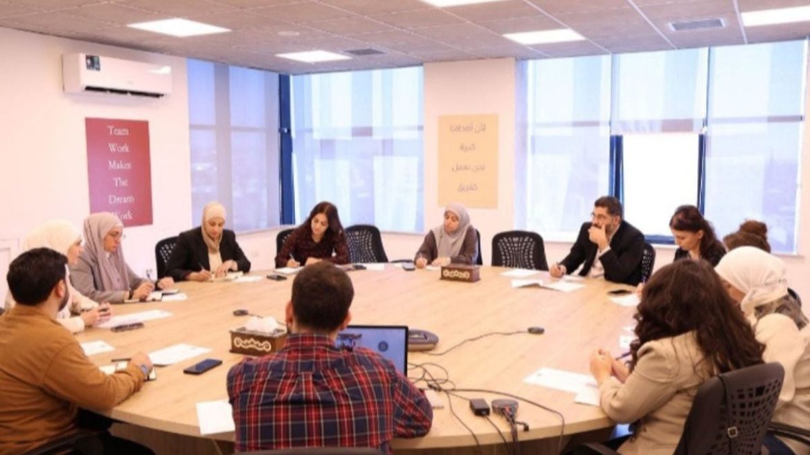 يا جماعة طرطوس، اللي عم يدور على شغل يسجل بياناته فوراً