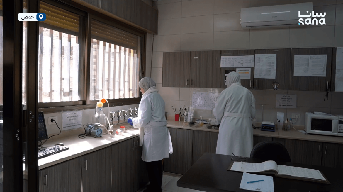 المخبر المركزي بحمص: خدماته المجانية بتقوي الرصد الصحي بالمحافظة