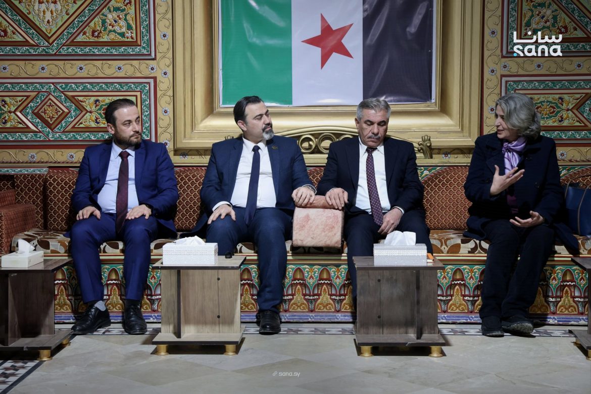 وزير التربية بالحسكة بيبحث استعدادات الامتحانات وتطبيق مرسوم الأكراد