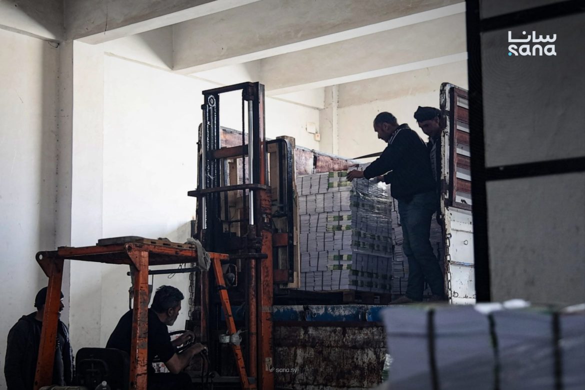 وزارة التربية بتبلش تجهيز 100 ألف كتاب للحسكة.. والرقة جاية بالطريق