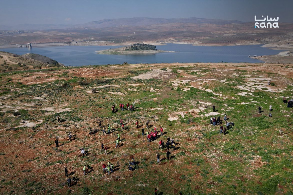 حملة «عفرين تستاهل» بتزرع 20 ألف شجرة حوالين سد ميدانكي بحلب