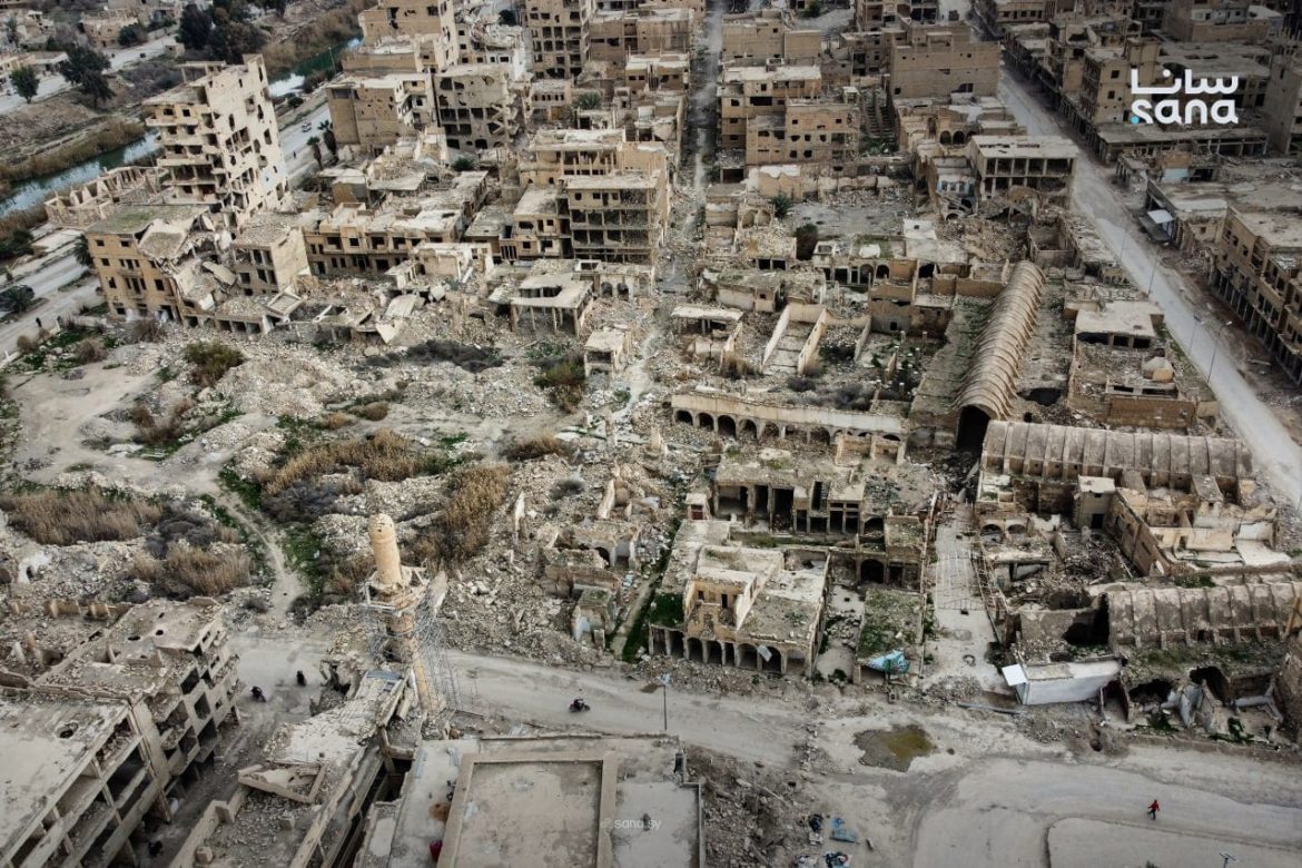 آثار الدمار لسه مبينة بدير الزور: السوق المقبي وحي العرضي تضرروا من قصف النظام السابق