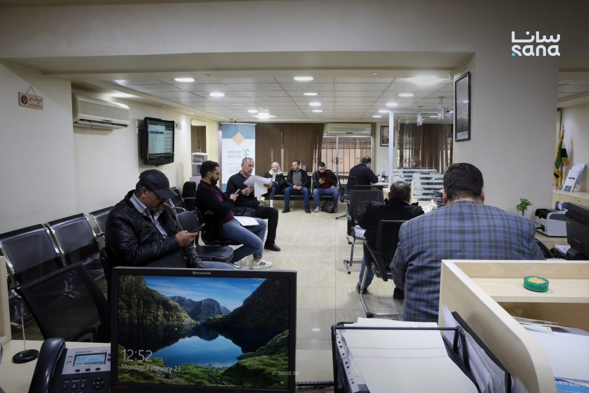 غرفة تجارة دمشق عم تطور خدماتها للتجار بمركز جديد مؤتمت