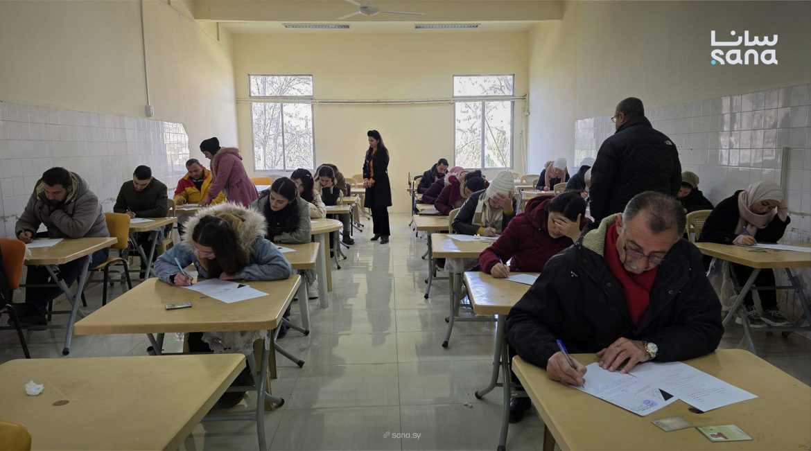 6500 طالب وطالبة عم يقدموا امتحانات التعليم المفتوح بجامعة حمص