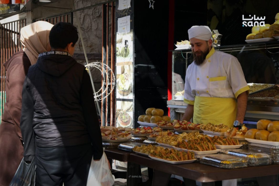 سوريين رجعوا ع دمشق عم يستعيدوا أجواء رمضان الأصيلة بعد سنين الغربة