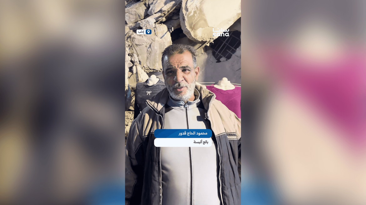 رجل بمعرة النعمان: من خيمة النزوح لدكان بين الأنقاض لتأمين عيش عيلتو