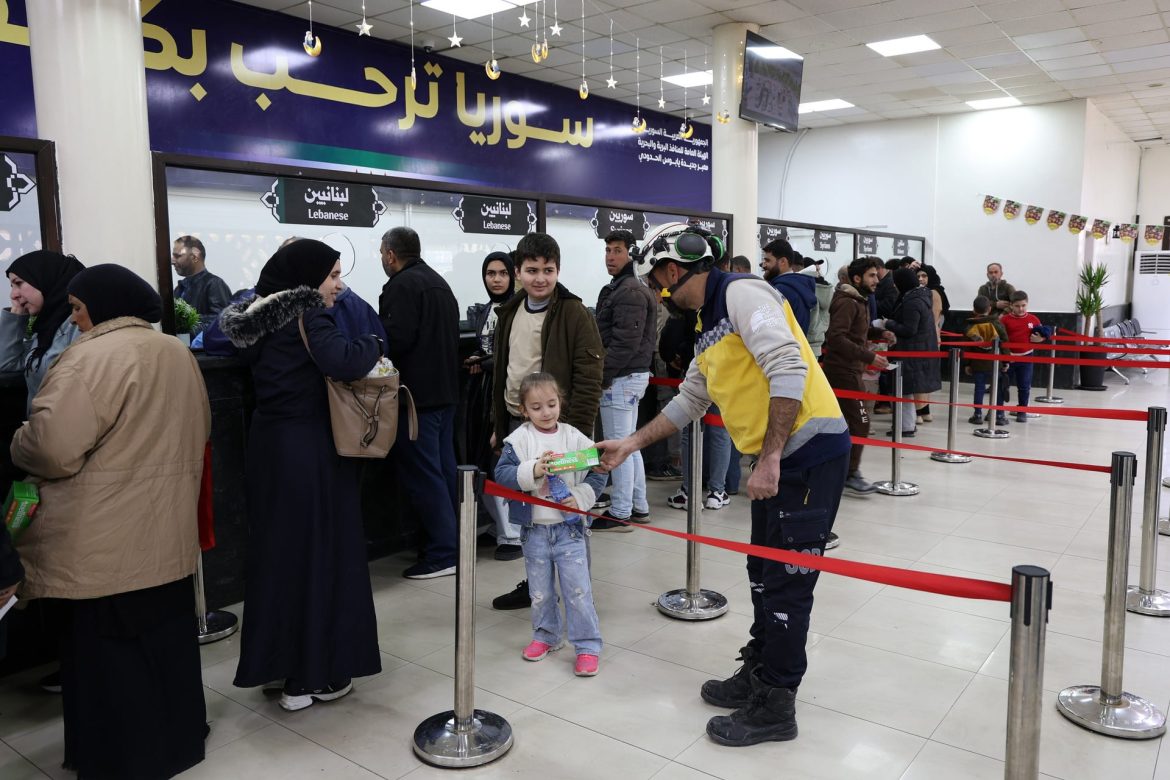 أكتر من عشرة آلاف سوري رجعوا عالبلد من معبر جديدة يابوس