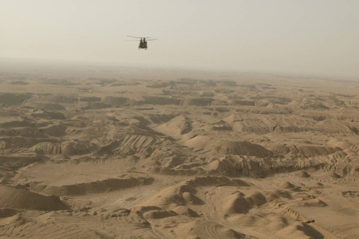 نزول جوي لقوات أجنبية بصحراء النجف بالعراق واشتباكات مع القوات العراقية