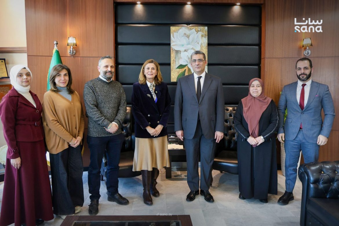 هند كاباوات والسفير اللبناني بيتشاوروا على التعاون الاجتماعي والإنساني